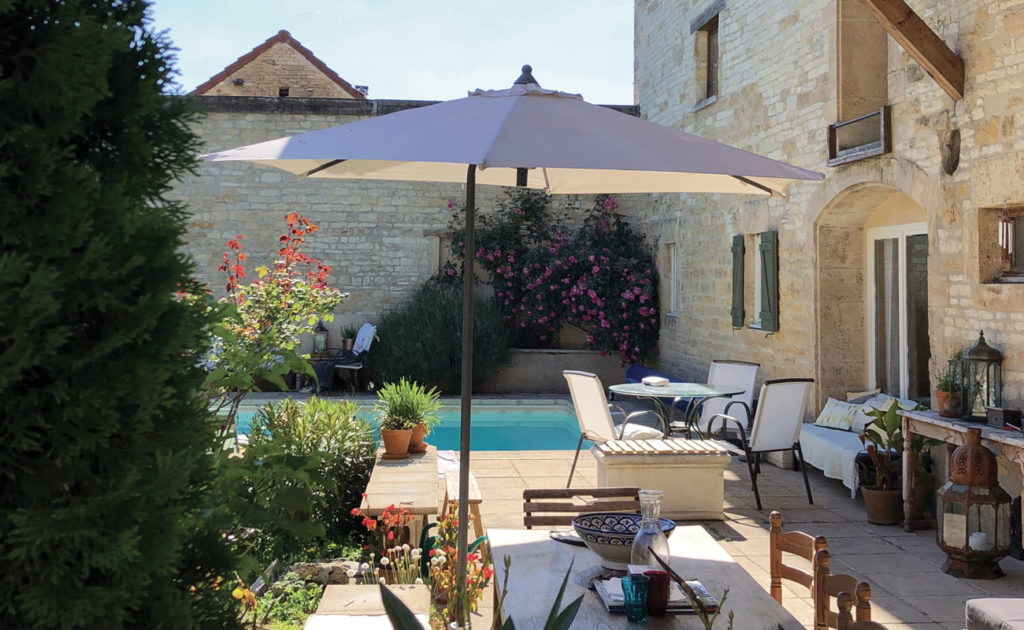 Maison & Jardin Magazine La cour des Délices
