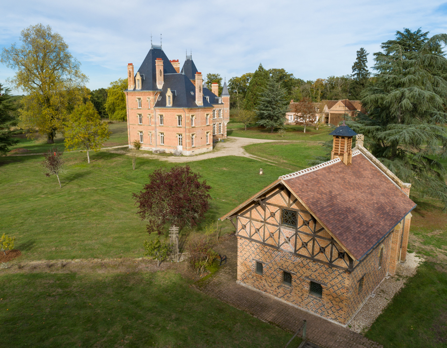 Maison & Jardin Magazine vue des batiments et du parc