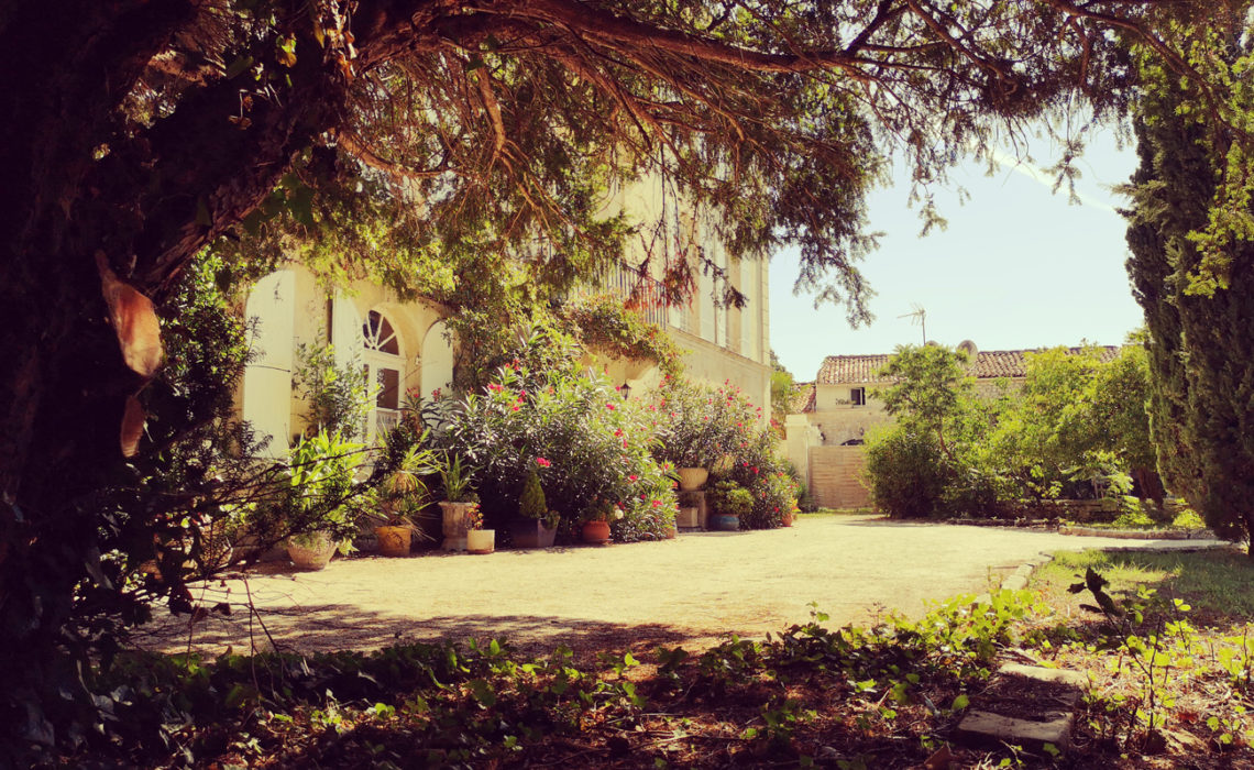 Maison & Jardin magazine en séjour au Domaine de Rochebonne