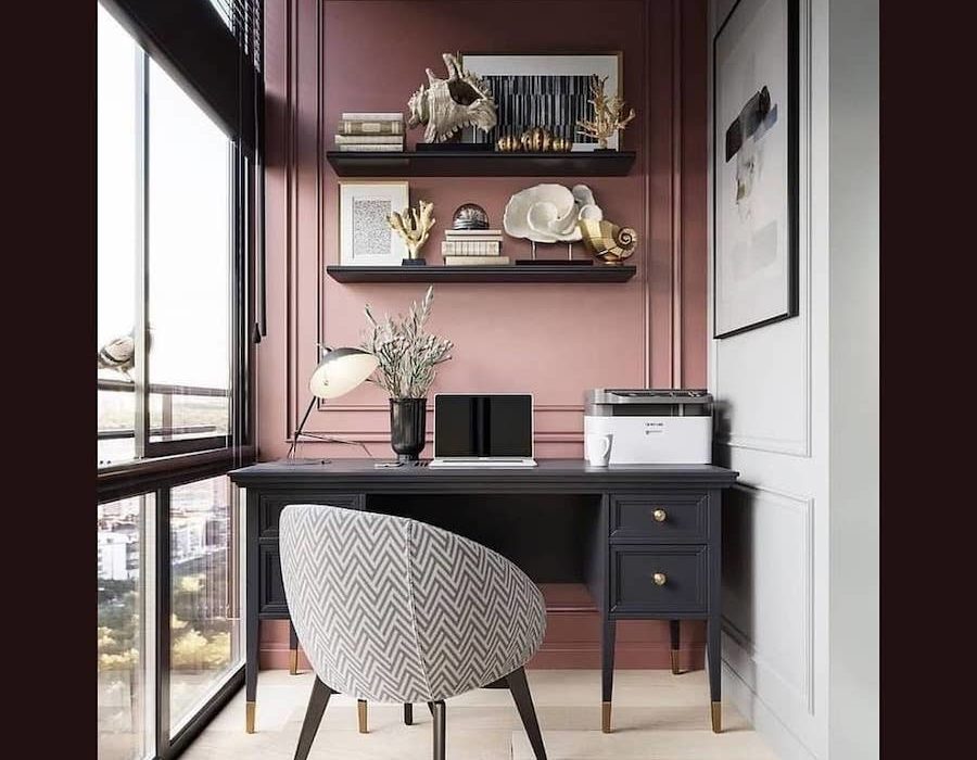 un coin bureau rose et noir