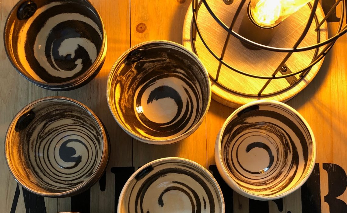Une histoire dans chaque céramique artisanale