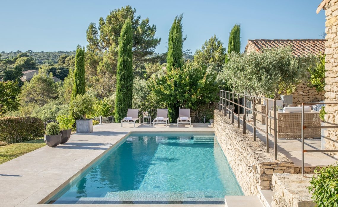 PISCINES : L’ART DE LA RÉNOVATION AVEC EVERBLUE