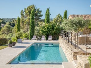 PISCINES : L’ART DE LA RÉNOVATION AVEC EVERBLUE