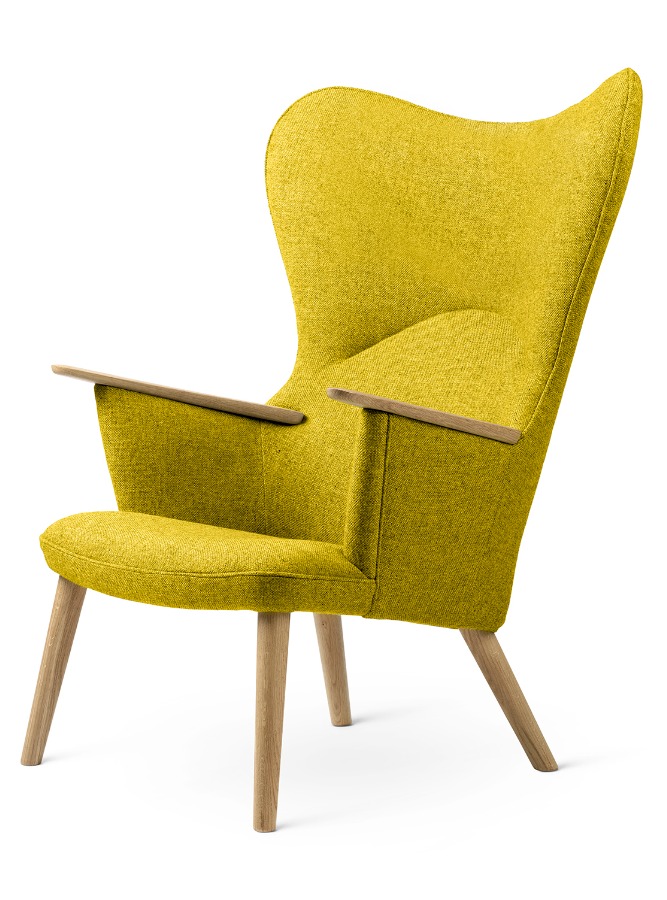 chaise design Mama Bear chaise jaune moutarde avec pieds et accoudoirs en bois