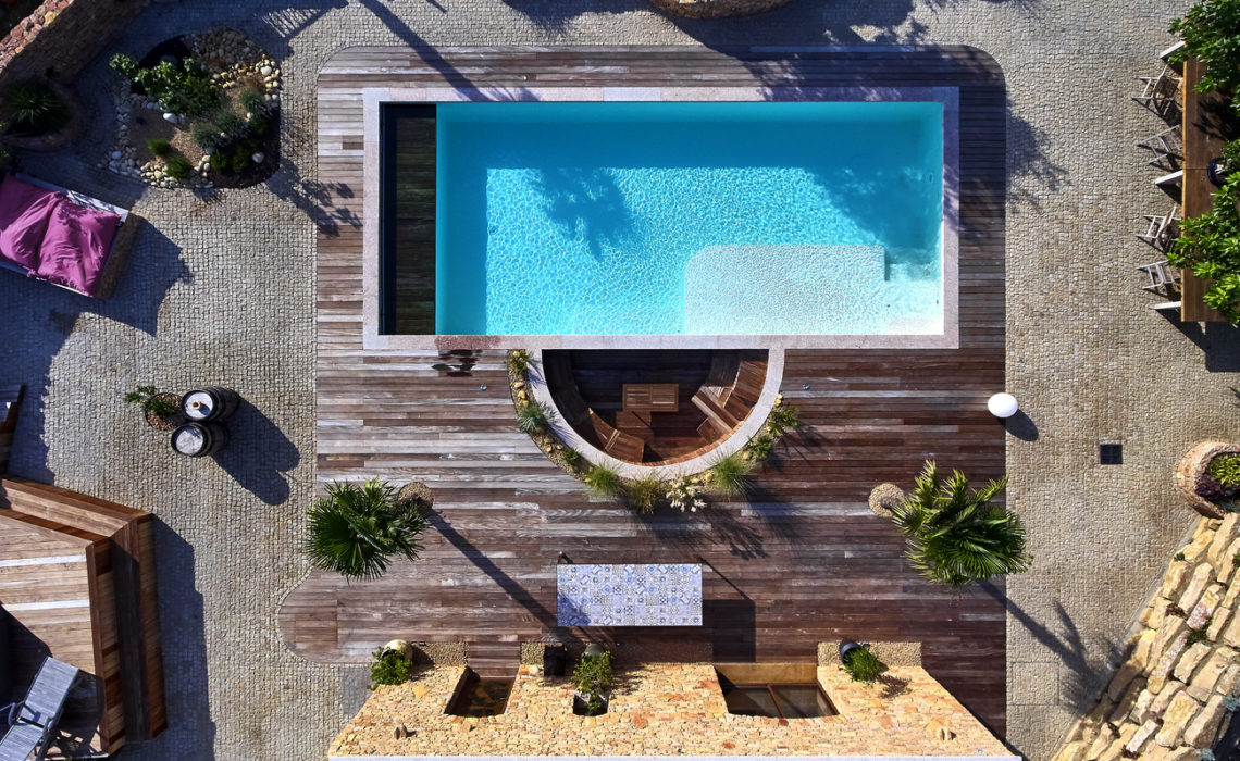 equipements de piscine vue du ciel