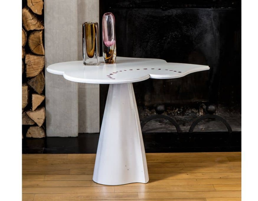 table en forme de trefle blanche