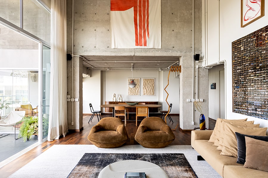 Contemporary apartment