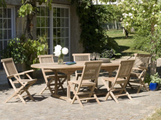 Découvrez pourquoi opter pour les petites tables de jardin