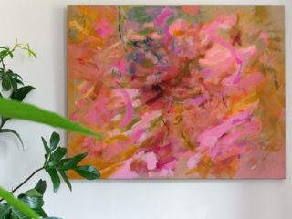 Une artiste peintre en quête de vérité capte l’éphémère