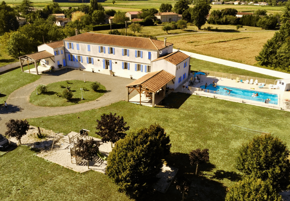 Deux gîtes de groupe au cœur de la Charente-Maritime