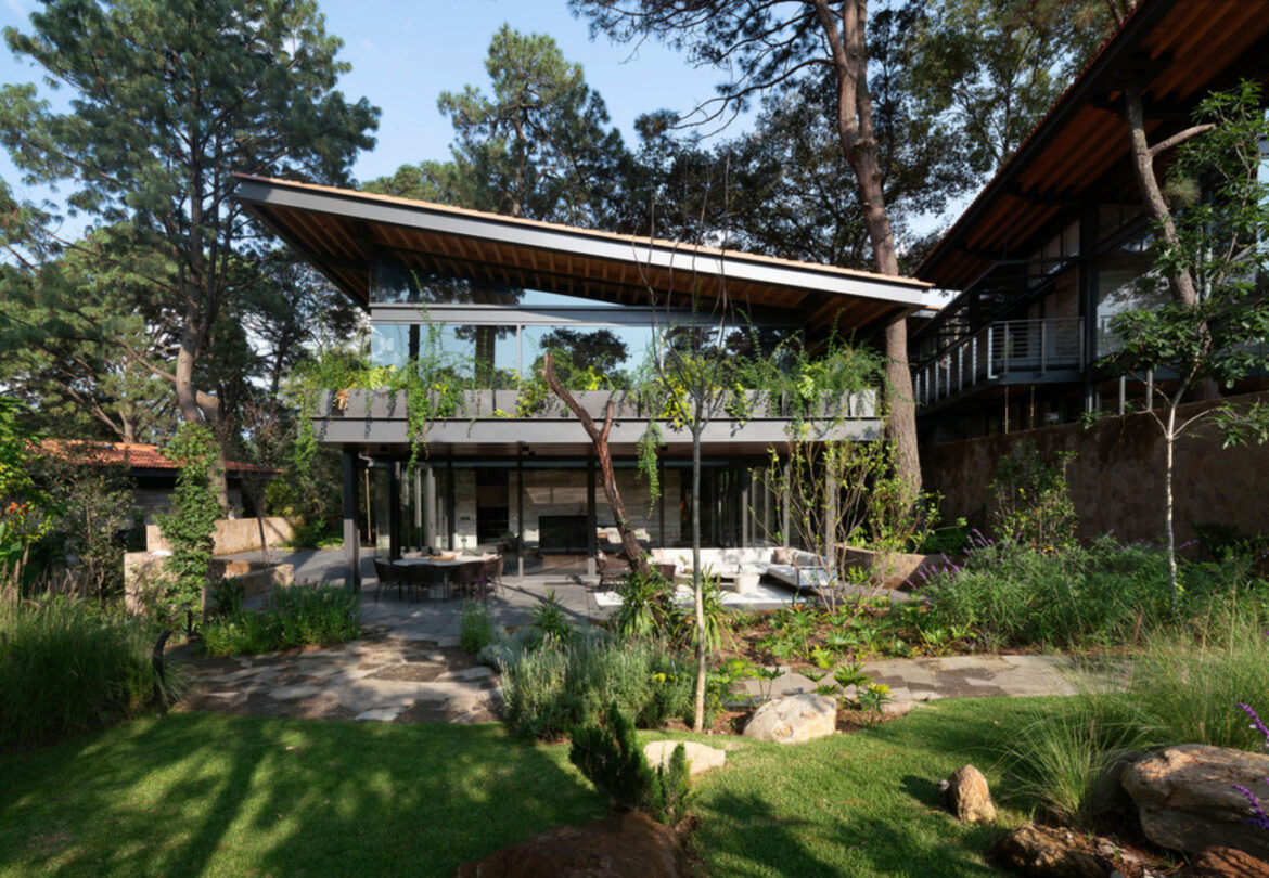Écologie et Esthétique : Les Quatre Maisons Innovantes de Grupo Arquitectura Maisons durables en harmonie avec la nature à Mexico