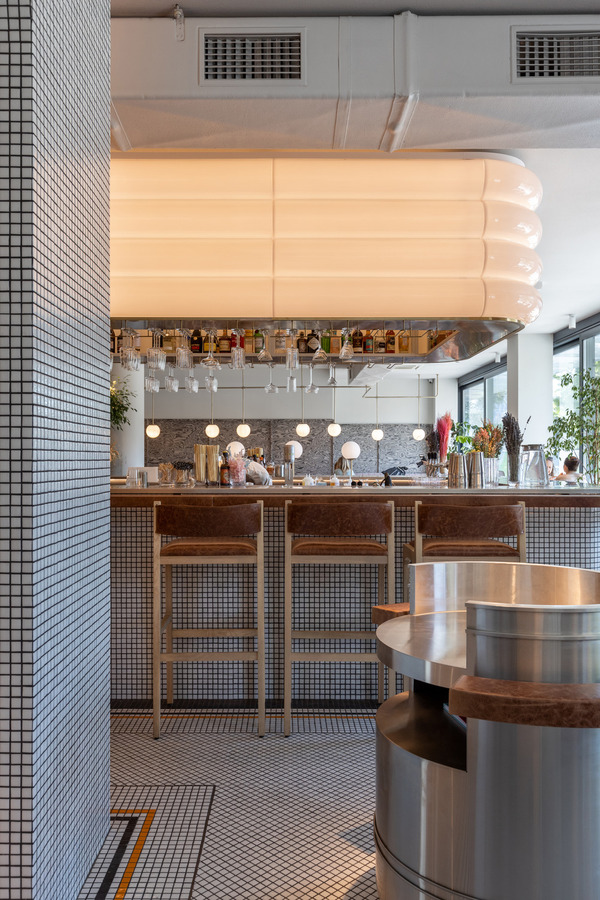 Bistro Lumo : Un Design Inspiré par l'Italie Moderne en Ukraine