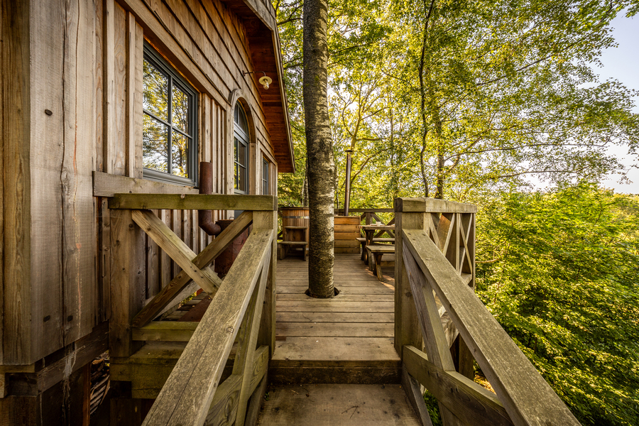 Dormir dans une cabane familiale dans les arbres