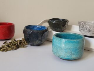 La céramique raku : dialogue entre terre et feu