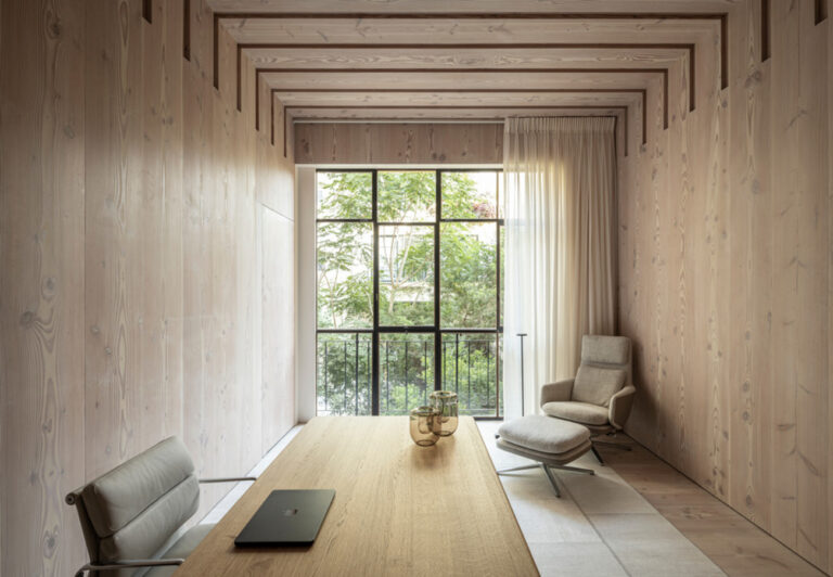 Appartement en bois Douglas-Fir par Baranowitz + Kronenberg