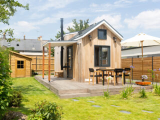 Vivre un séjour insolite dans une tiny house au Mont Saint-Michel – Tiny Doll