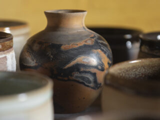 Racines Tactiles : Un atelier des arts céramiques en Belgique