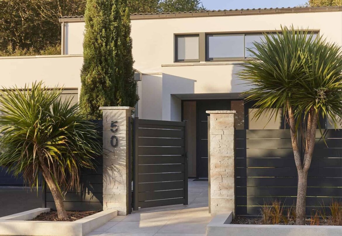 Pilier en pierre ORSOL : un élément décoratif et fonctionnel Pilier en pierre ORSOL : une touche d'authenticité pour votre entrée