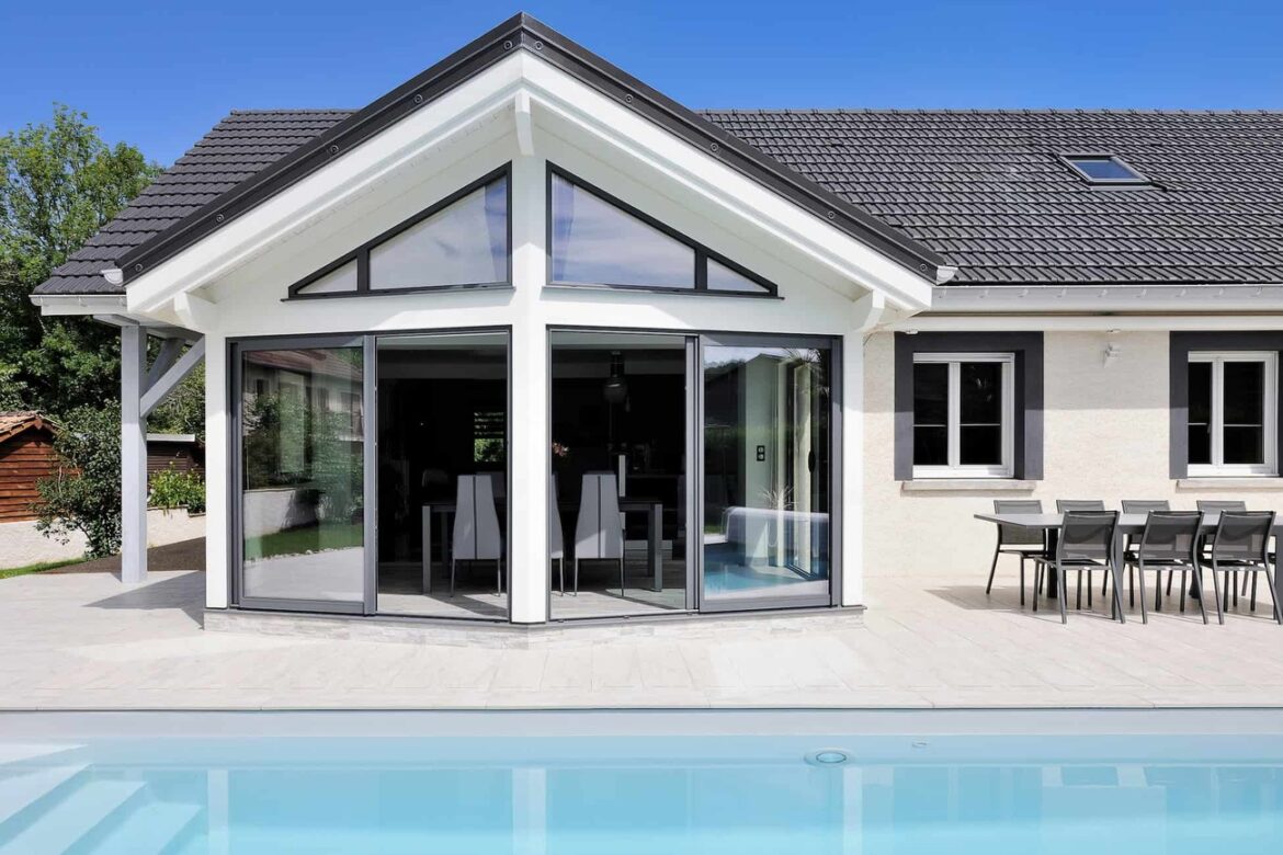 VIE & VÉRANDA : Une expertise de plus de 40 ans au service de la véranda en bois Véranda, l’extension bois, une solution d’avenir ?