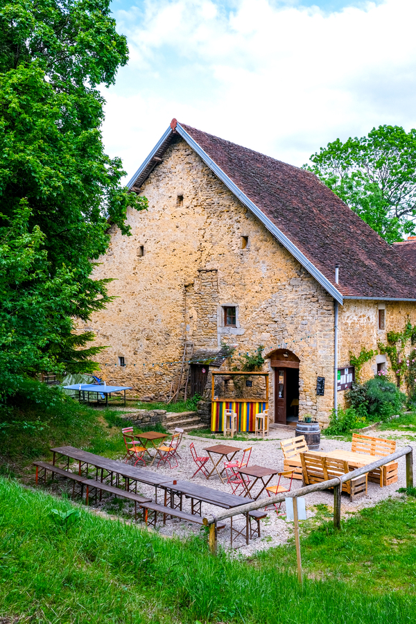 Séjourner dans un écolieu en plein cœur du Jura – La Maison du Haut