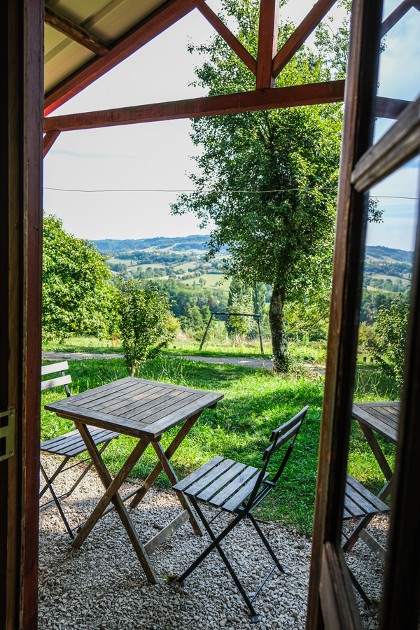 Séjourner dans un écolieu en plein cœur du Jura – La Maison du Haut