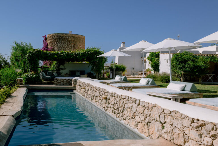 L’art de vivre solaire : un séjour à Ibiza au cœur de Can Quince