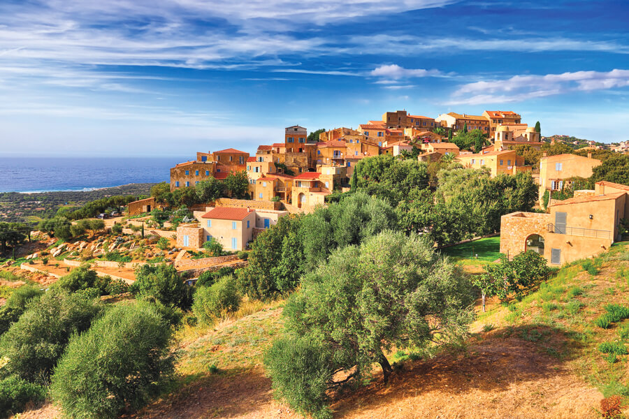 Découvrir la Corse : quand l'île de beauté dévoile ses trésors cachés