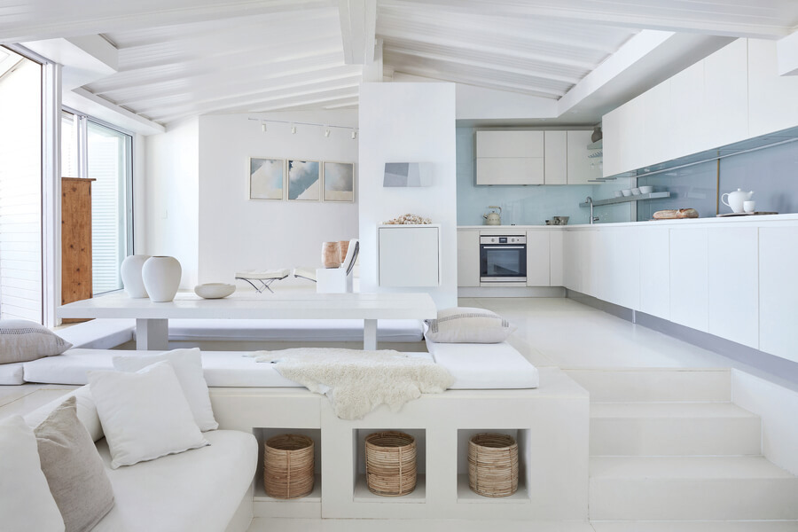 Une maison minimaliste en harmonie avec la nature