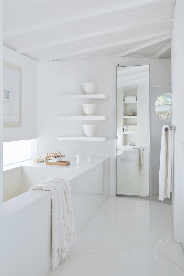 Une maison minimaliste en harmonie avec la nature