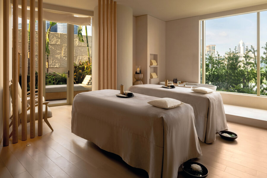 Dusit Thani Bangkok : luxe iconique face au parc Lumpini