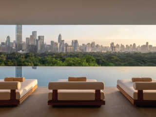 Dusit Thani Bangkok : luxe iconique face au parc Lumpini