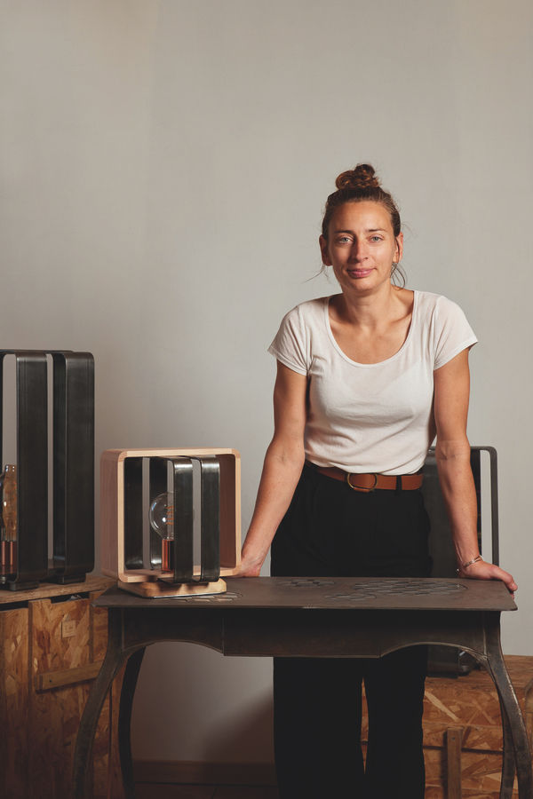 Caroline Delareux (K-Del) : ferronnière d’art, luminaires Emö & mobilier en métal – Sarthe