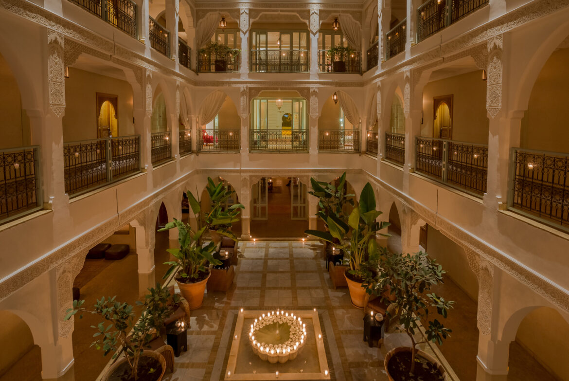 Coup de projecteur sur un sublime riad à Agadir Poussez la porte de l'un des plus beaux riad d'Agadir ! – Riad Villa Blanche