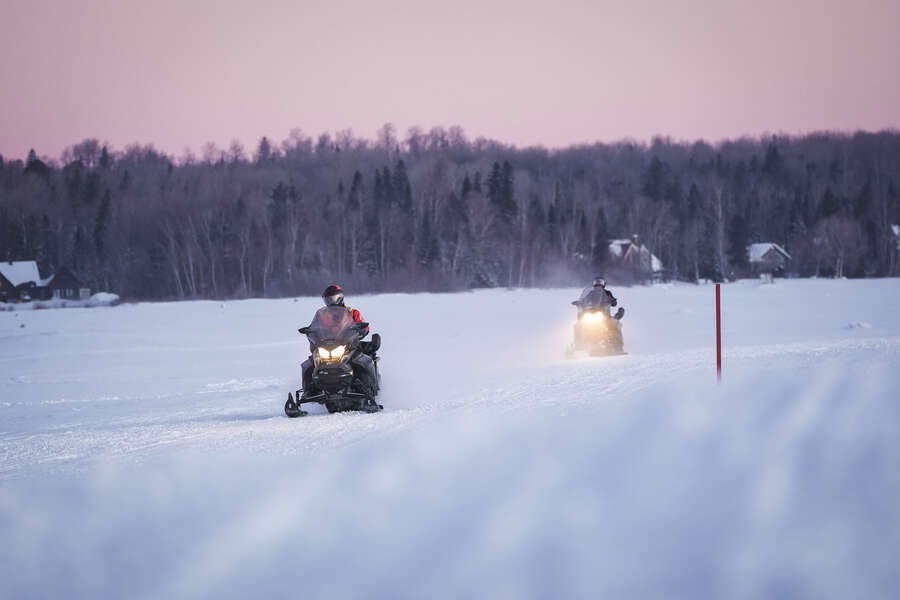 Agence de voyages spécialisée dans le motoneige au Canada – Aventures Nouvelle-France