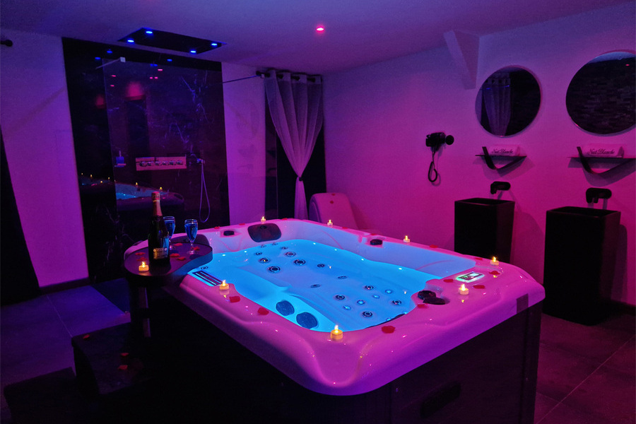Se retrouver en amoureux dans une love room en Normandie – Nuit Blanche