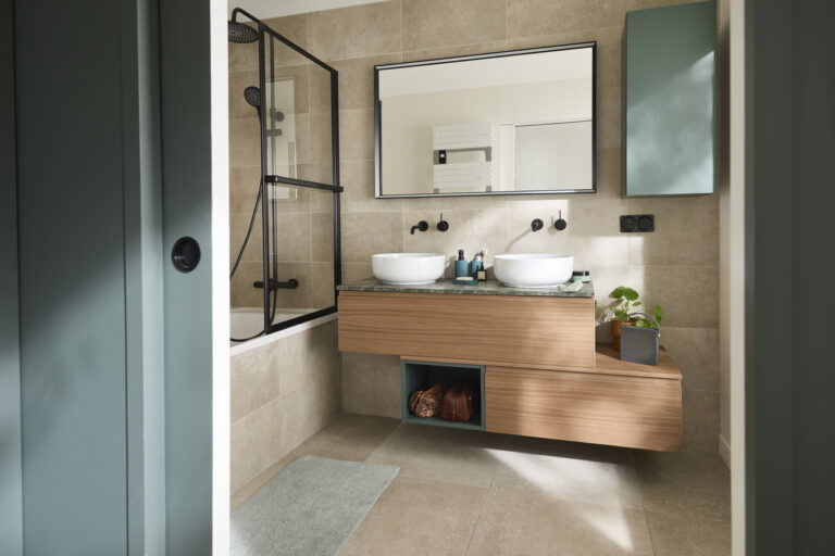 Kentia, une salle de bains modulable au design intelligent Kentia : salle de bains modulable