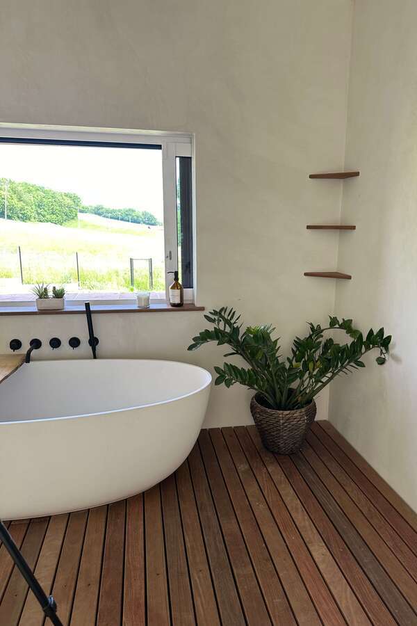 Une salle de bain sur mesure élégante et intemporelle