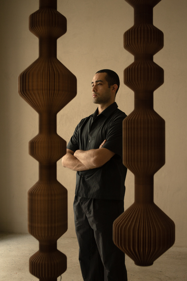 Design lumineux 3D : l’univers sculptural et écoresponsable de Lucas Zito