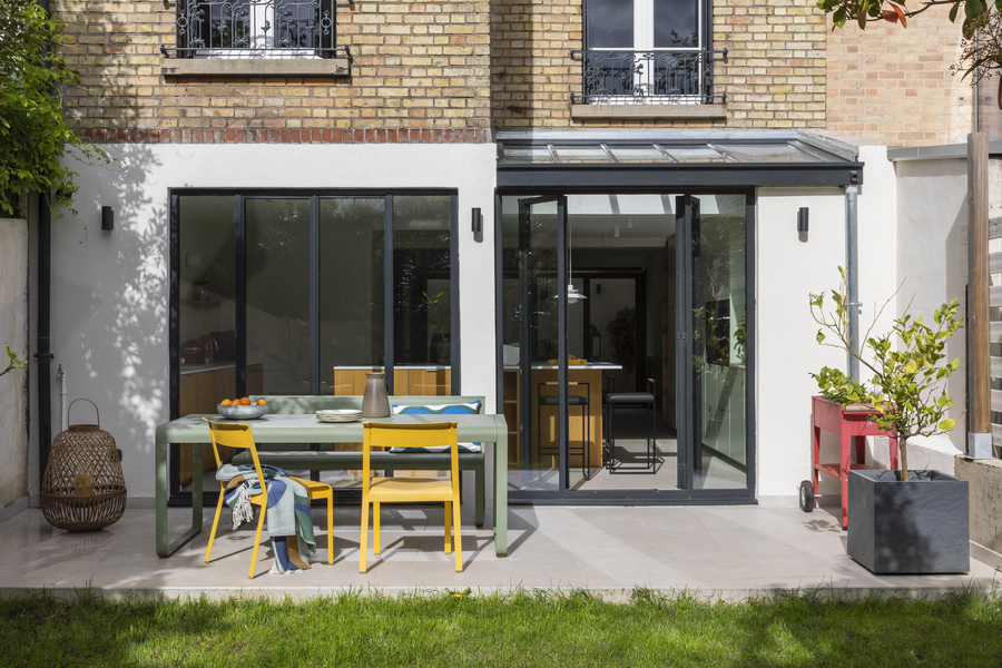 Rénovation d’une maison de ville : lumière, espace et menuiseries sur mesure