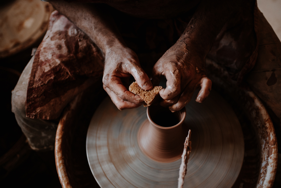 La céramique artisanale entre usage et matière