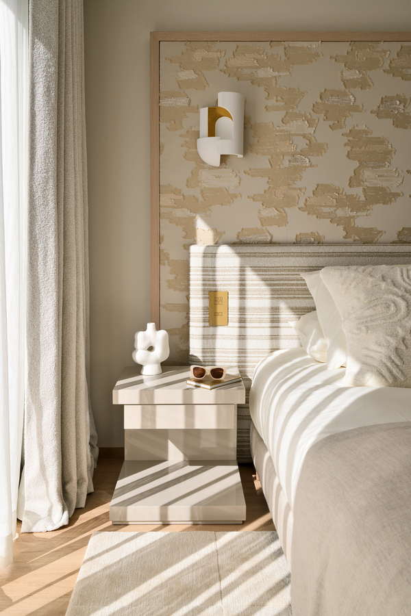 Mobilier design italien : Meridiani sublime une villa contemporaine à Saint-Tropez