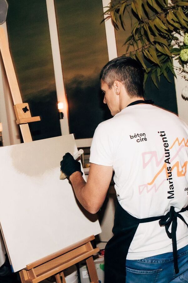 Peinture écologique : Marius Aurenti réinvente la couleur et la matière
