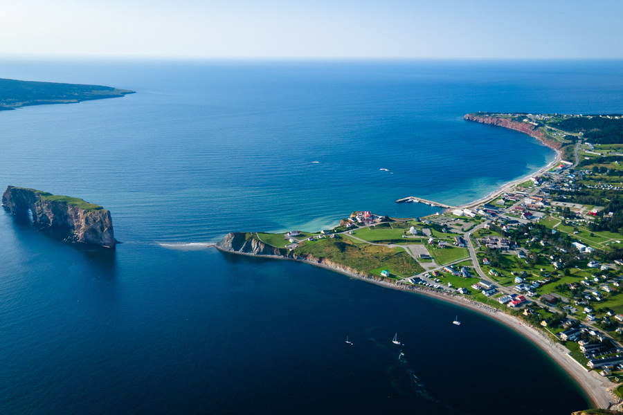 Votre hôtel de charme à Percé, face à la mer – Hôtel des Trois Sœurs