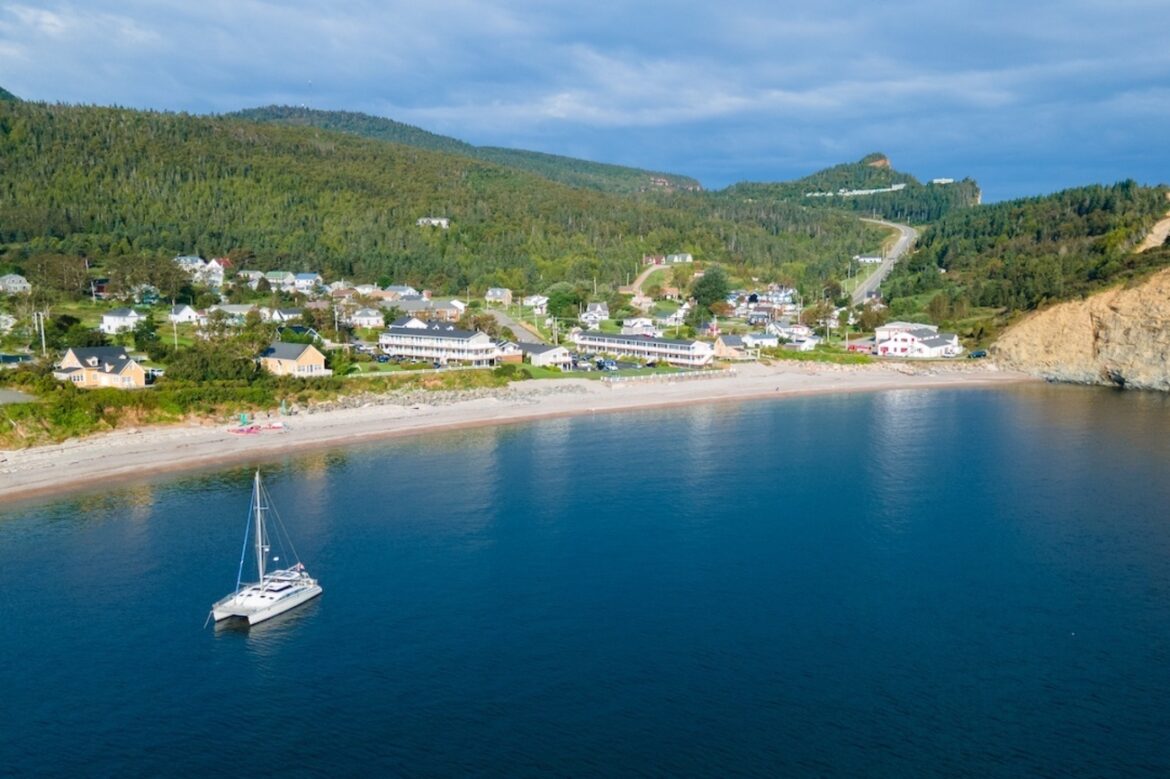 Votre hôtel de charme à Percé, face à la mer – Hôtel des Trois Sœurs