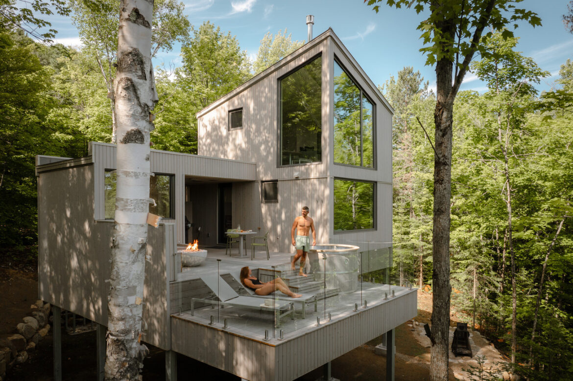 Minichalet avec spa privé à la cime des arbres – La Cime