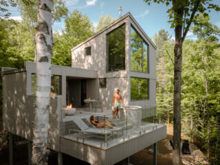 Minichalet avec spa privé à la cime des arbres – La Cime