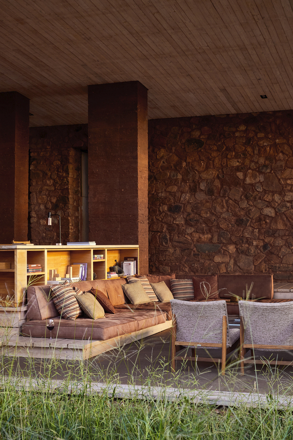 Architecture durable en Afrique du Sud : une maison invisible dans le paysage