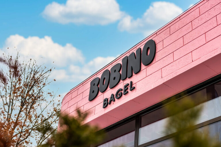 Restaurant-traiteur autour du bagels montréalais – Bobino Bagels
