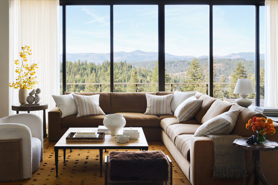 Maison en bois : une architecture naturelle et raffinée au bord d’un lac