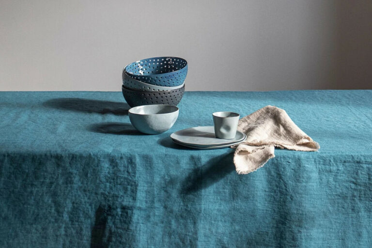 Tendance décoration : bleu patiné et lin lavé en 2026